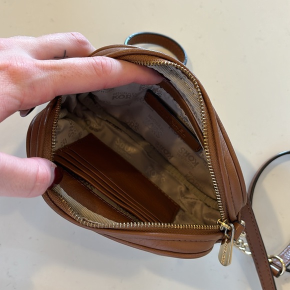 Michael Kors crossbody bag - Picture 2 of 3